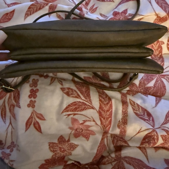 Chic Olive Crossbody Bag - Picture 2 of 9